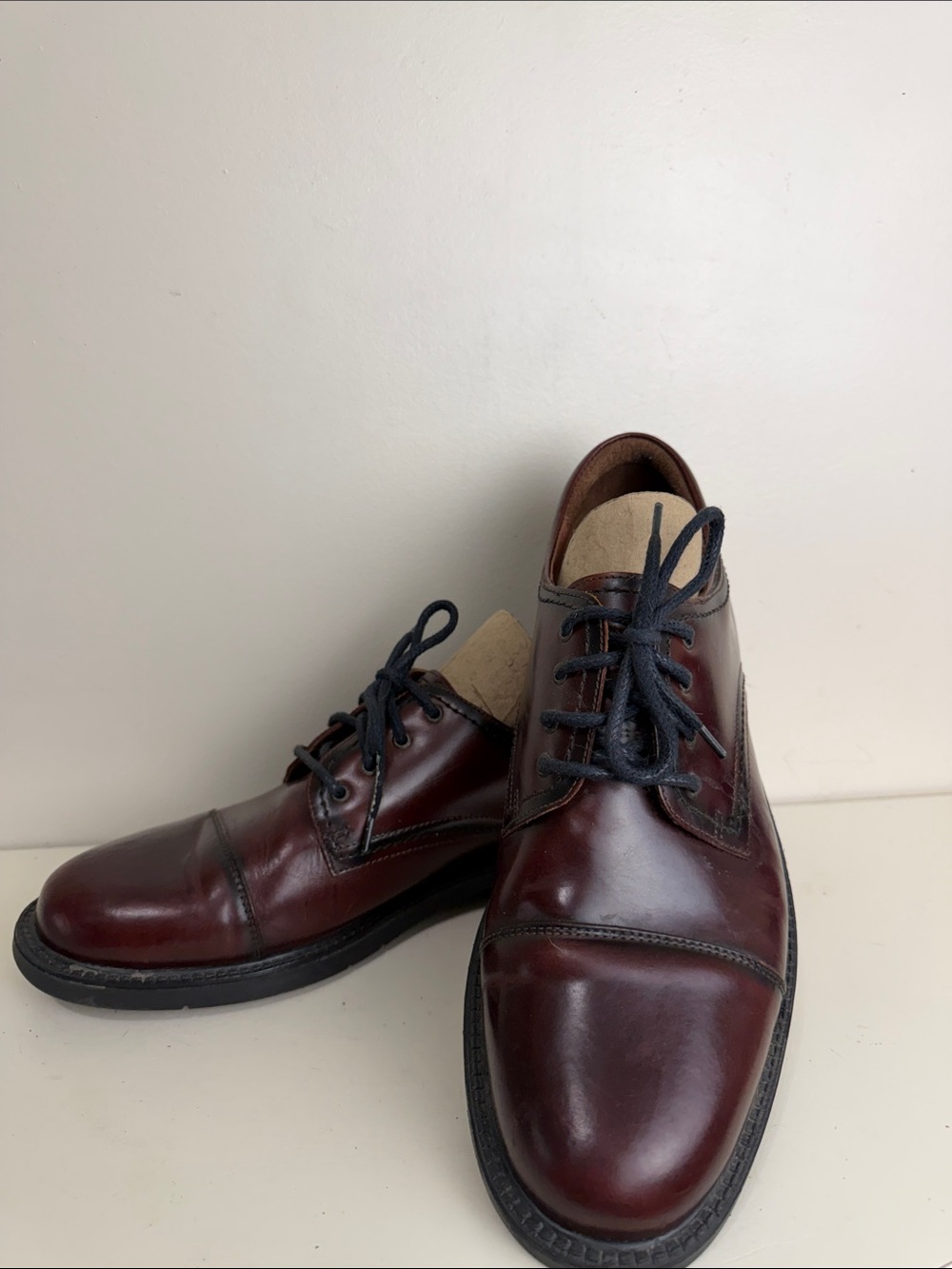 Deer Stags Men's Lincoln Burgundy Cap-Toe Derby Shoes with Black Laces, Size 10